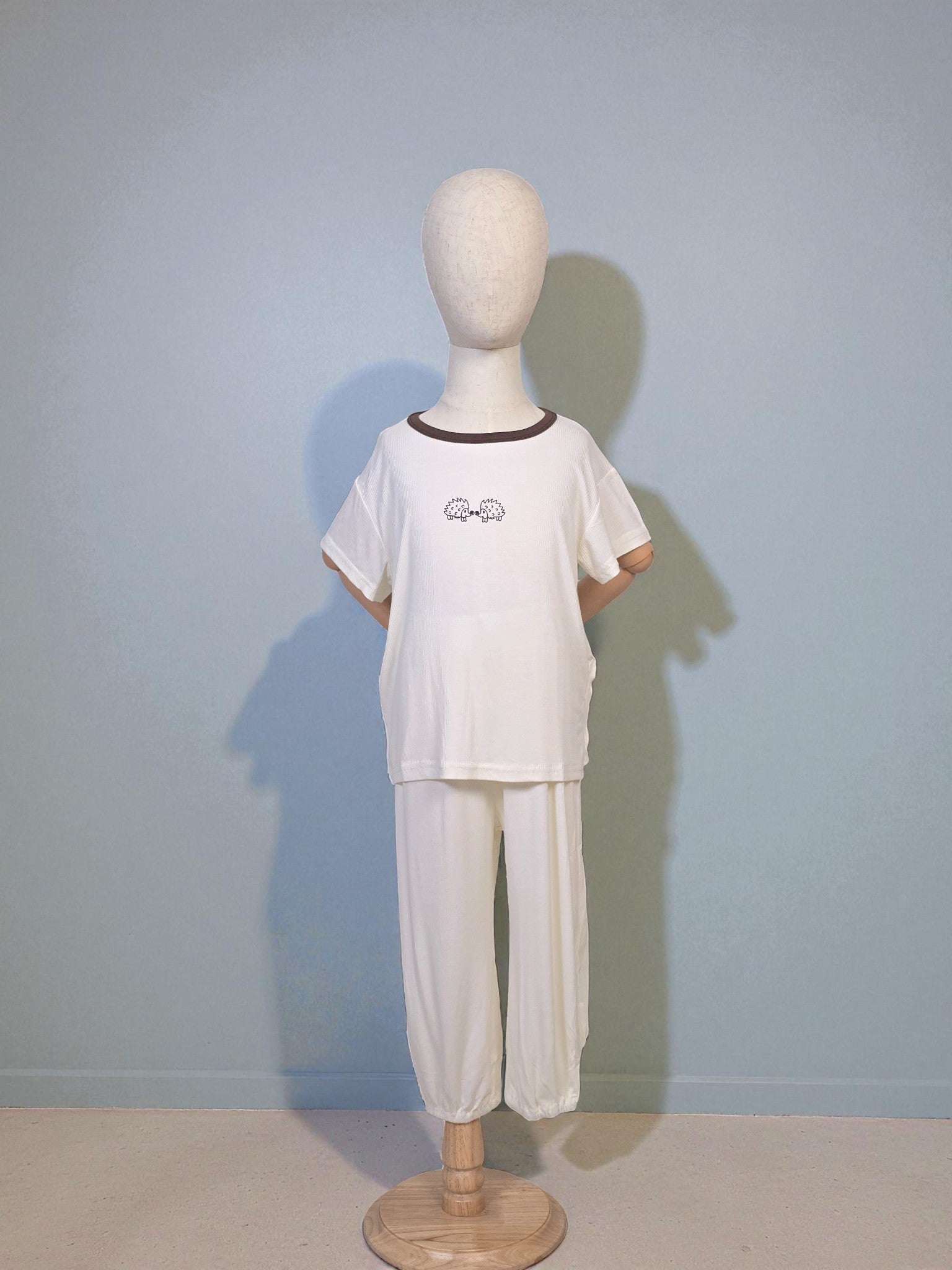 Off-White Relaxed Fit Pyjama Set – Hedgehog Print