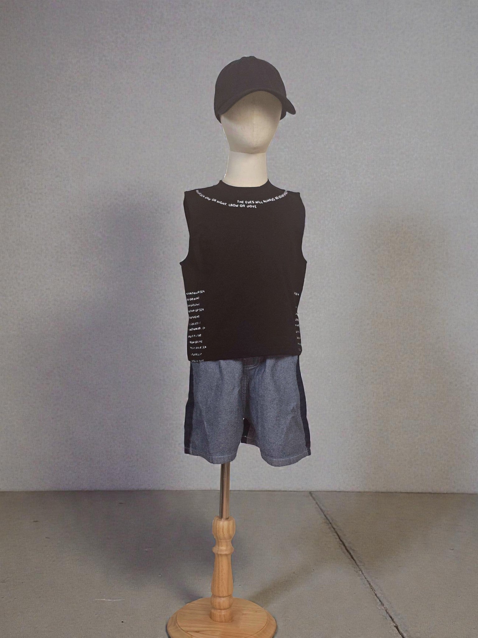 Sleeveless Graphic Text Tank Top