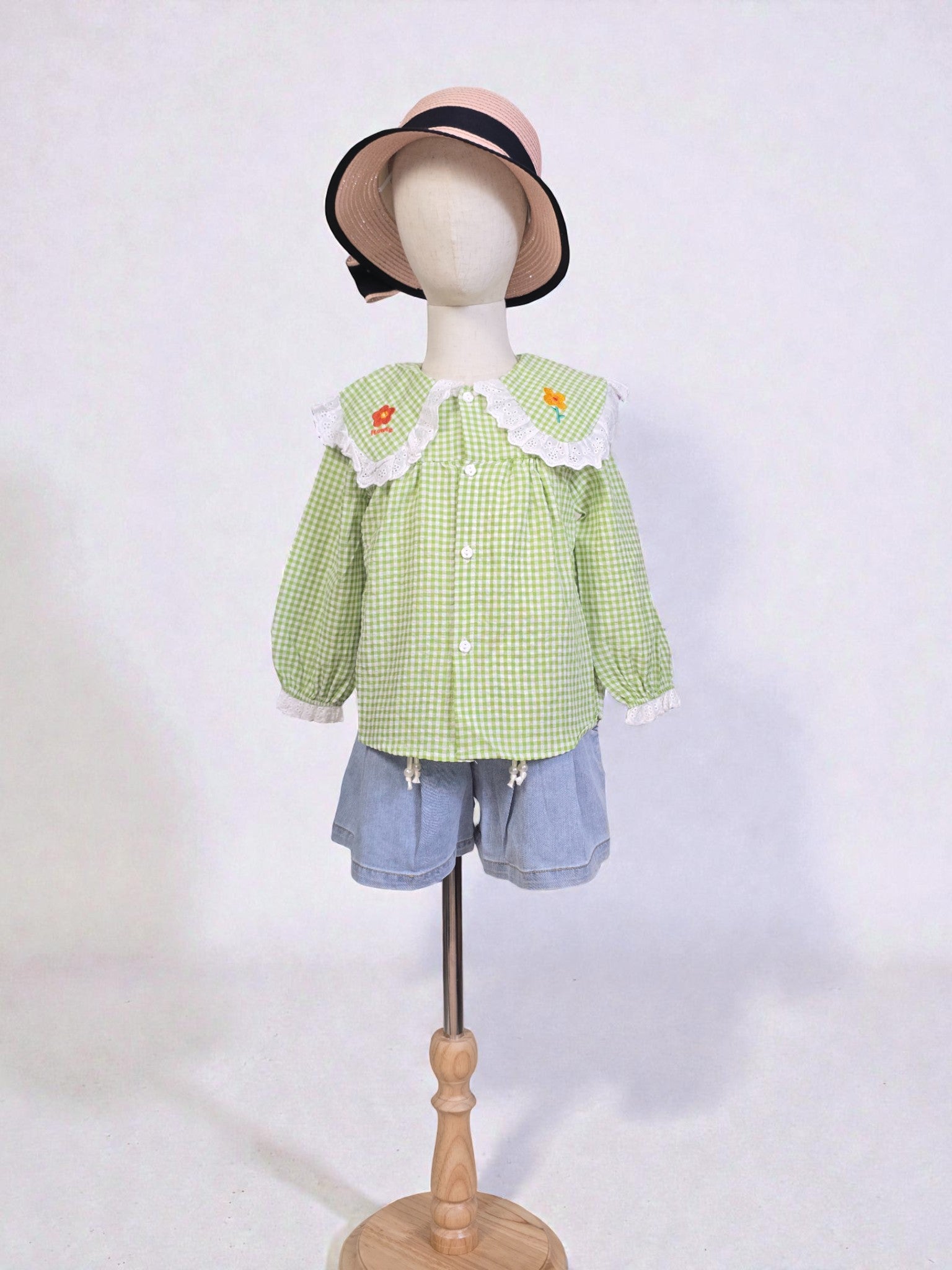 Green Gingham Long Sleeve Blouse with Lace Collar